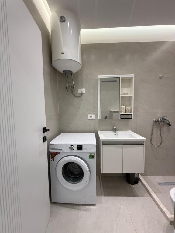 Shitet Garsoniere Në Golem – Pranë Rezidence Liburna