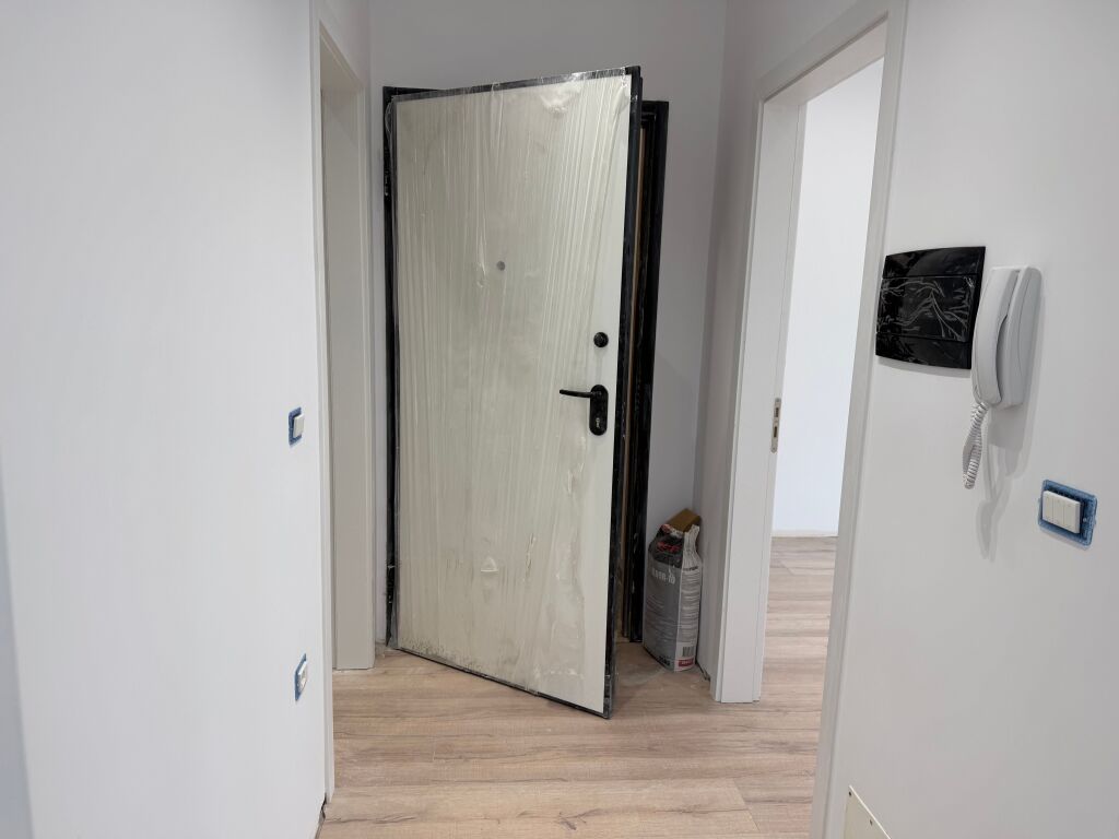 1+1,palazzo del 2026,zog i zi,800 euro,per abitazione o ufficio