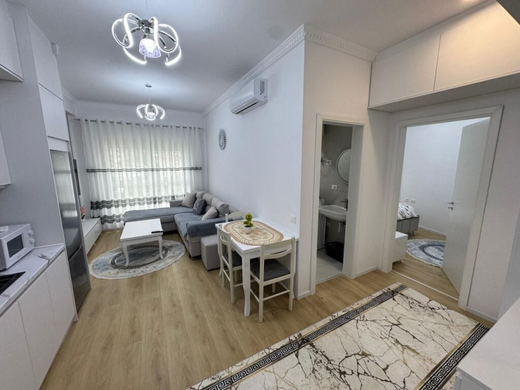 🏡 JEPET ME QERA APARTAMENT 1+1  📍 Vendndodhja: Ali Demi, Kompleksi Kadiu💰 Çmimi: 40000 LEKE