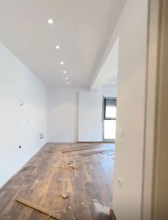 Shitet, Apartament 2+1, Porcelan, Tiranë.