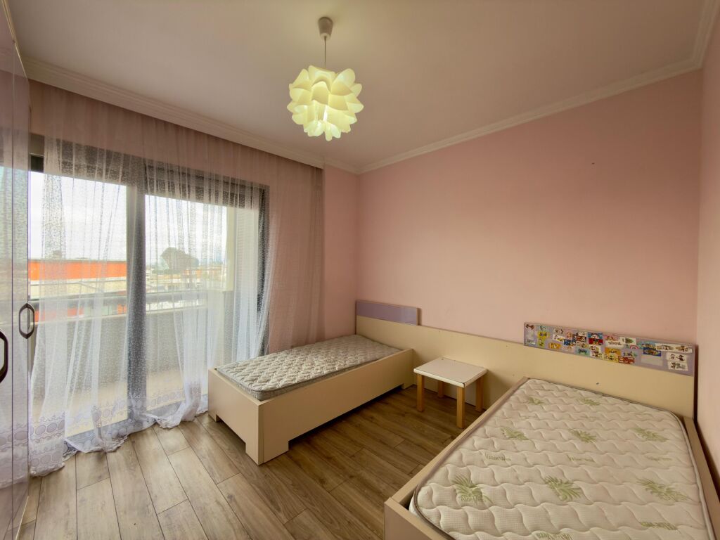 Shitet, Apartament 3+1+2 Tualete, ”Liqeni Artificial”, Tiranë.