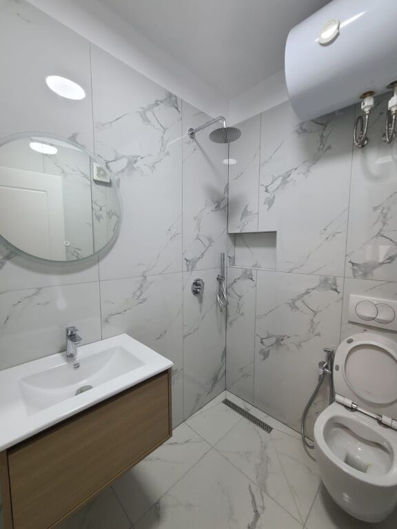 🏡 Për Banim – Qendër, tek Pazari i Ri💰 1000 €/muaj