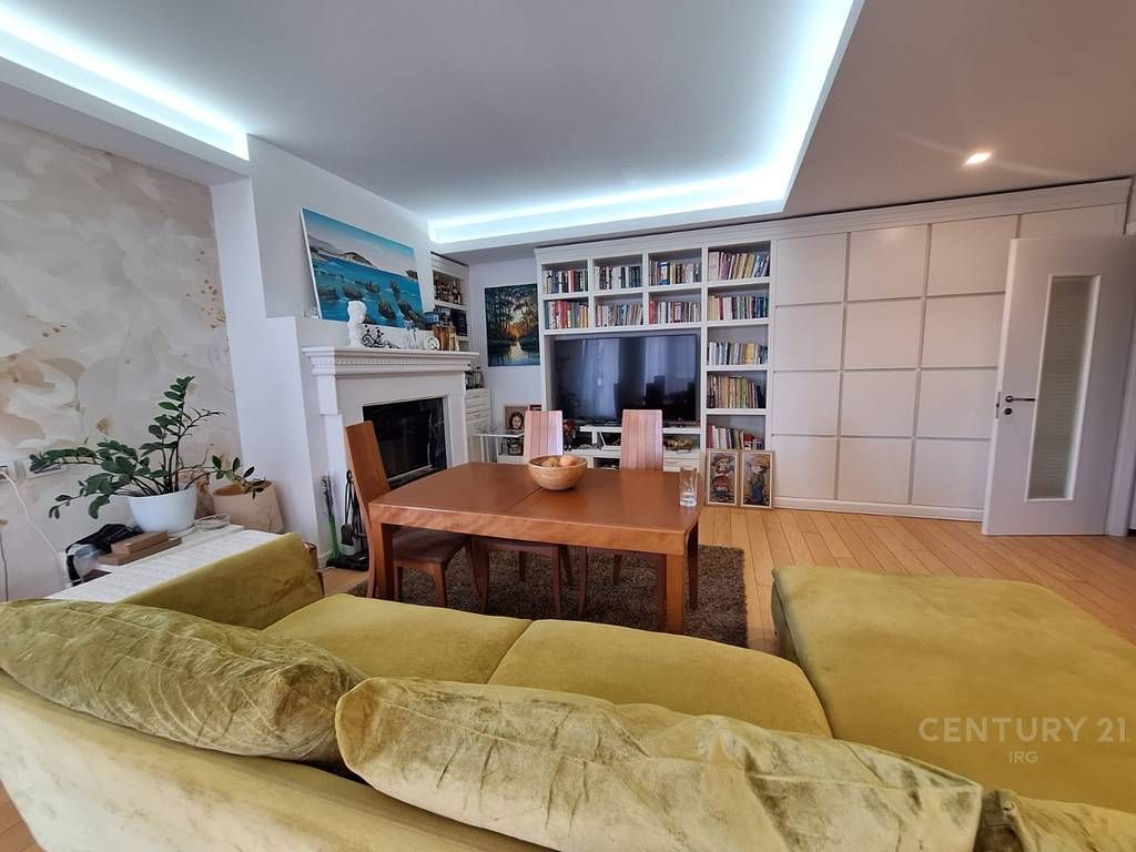 APPARTAMENTO 3+1+2 IN VIA KAVAJES, HIM KOLLI !