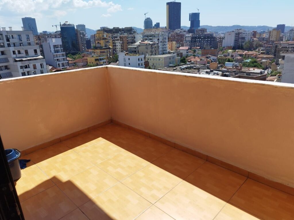 Jepet Me Qera Apartament 2+1+1 Ballkon