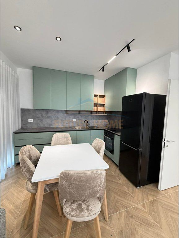 Shitet, 2-  Apartamente 1+1 , Unaza e Re/Astir, Tirane.