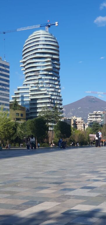 🏙️Vendesi in vendita 2+1 a TIRANA'S ROCK🔥 in Piazza Skenderbej☄️
