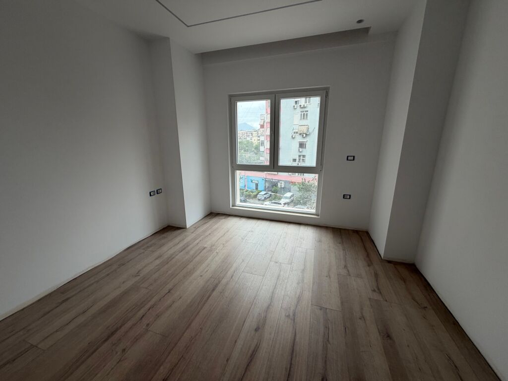 1+1,palazzo del 2026,zog i zi,800 euro,per abitazione o ufficio