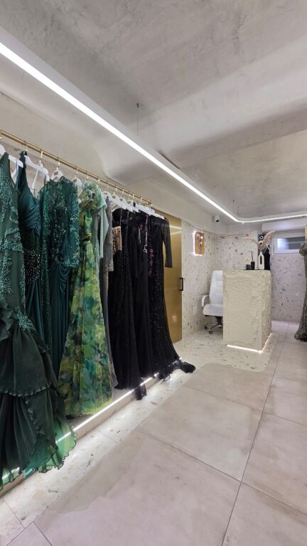 💎 SHITET BIZNESI (BUTIK) – ISH-BLLOK, RRUGË KRYESORE