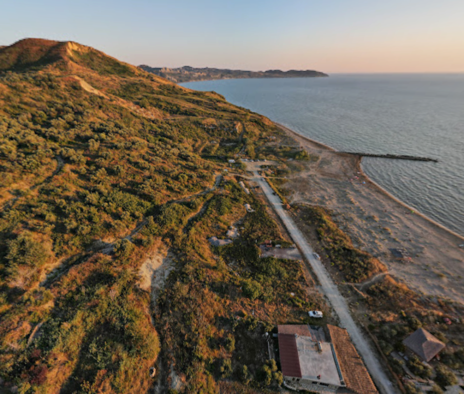 SHITET TOKE NE KARPEN, KAVAJE