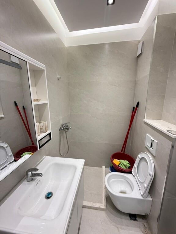 Shitet Garsoniere Në Golem – Pranë Rezidence Liburna