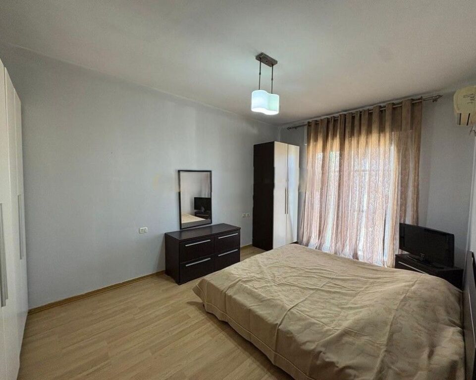 Shitet Apartament 2+1 pranë Pazarit të Ri!