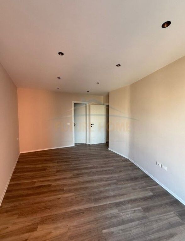 In vendita,Appartamento 2+1+2,Via Qemal Stafa,Tirana