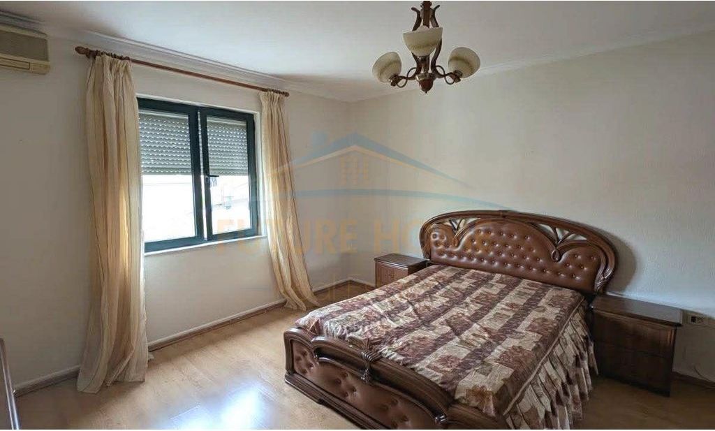 Shitet, Apartament 2+1, Rruga Muhamet Gjollesha, Tirane