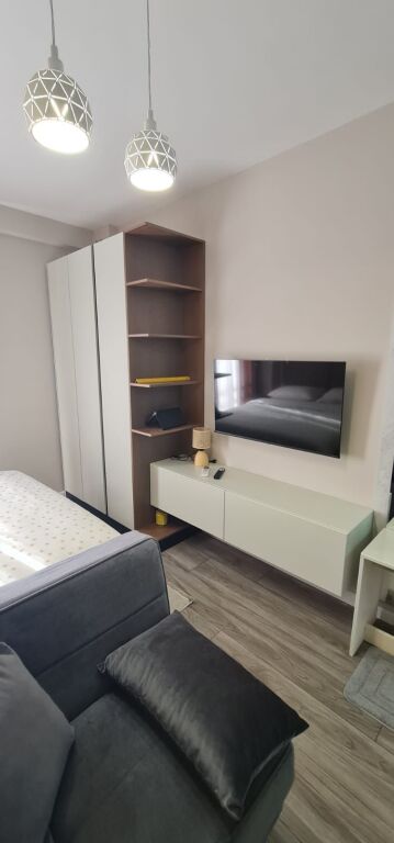 Gasoniere me qera, Laprake