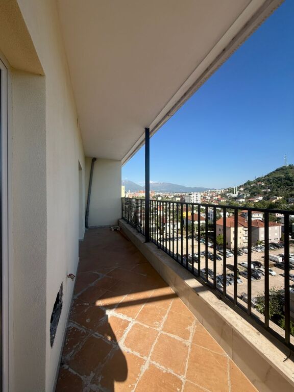 🏡 Appartamento 2+1 in affitto a Misto Mame vicino ai palazzi Çabej