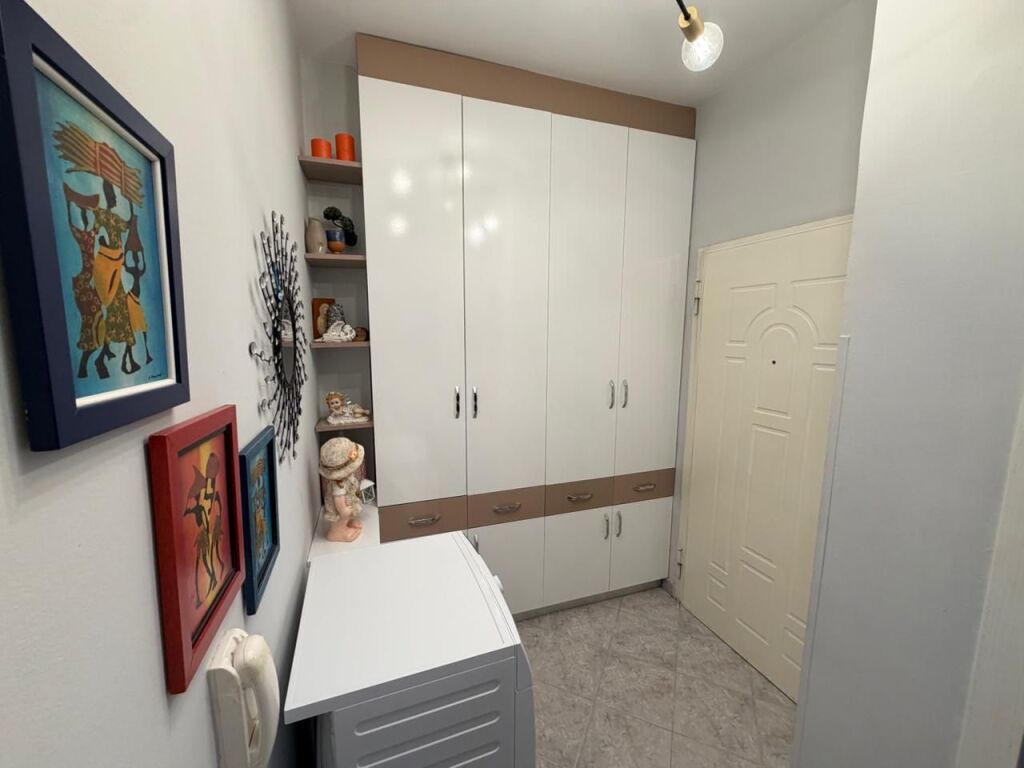 🏡 Appartamento 2+1 in affitto 📍 Via Vaqëz Zela, ex-Parco degli Autobus💶 Prezzo: 500€ / mese