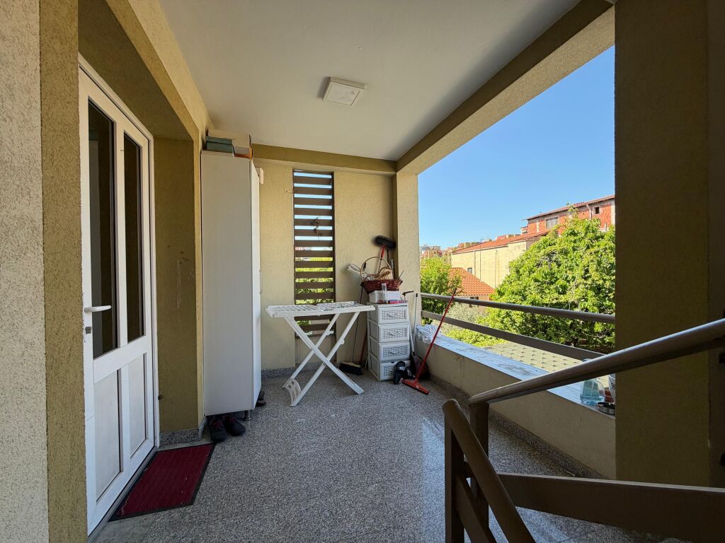 Ish Fusha Jepet me qira 2+1+ 2 Poste parkimi