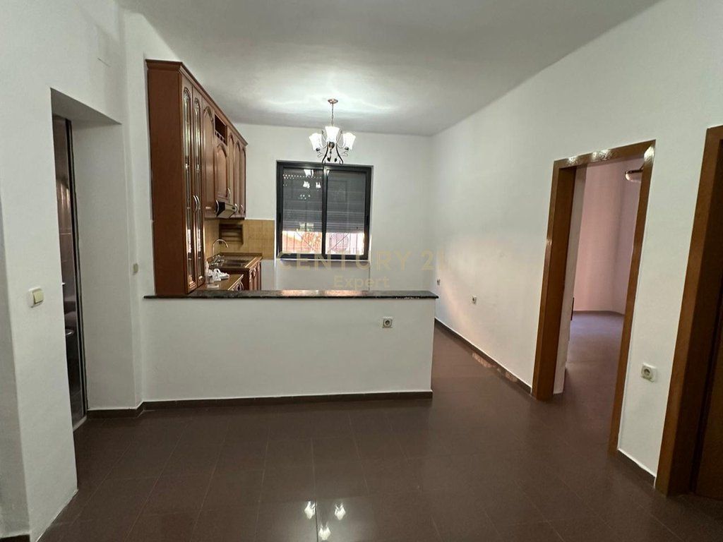 2+1 SPACE FOR RENT NEAR DURRËS ROAD FOR OFFICES/CLINICS
