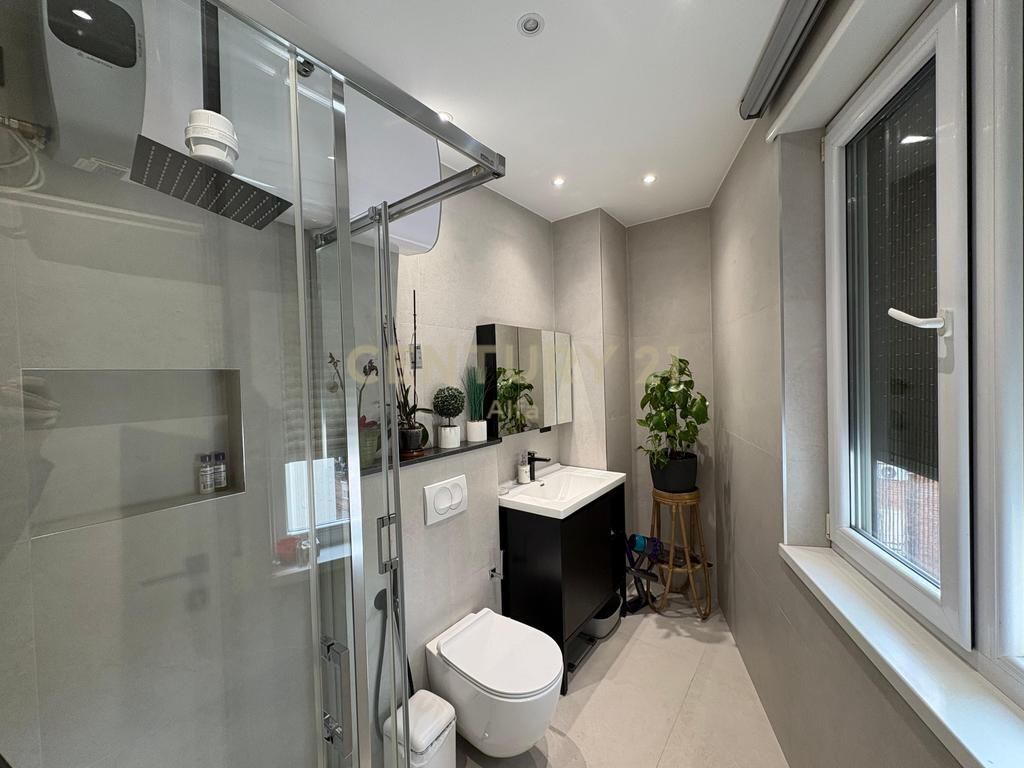 Jepet me qira apartament 2+1+2 tek Shallvaret! 1,200 € /Muaj Sip. Totale  110m2