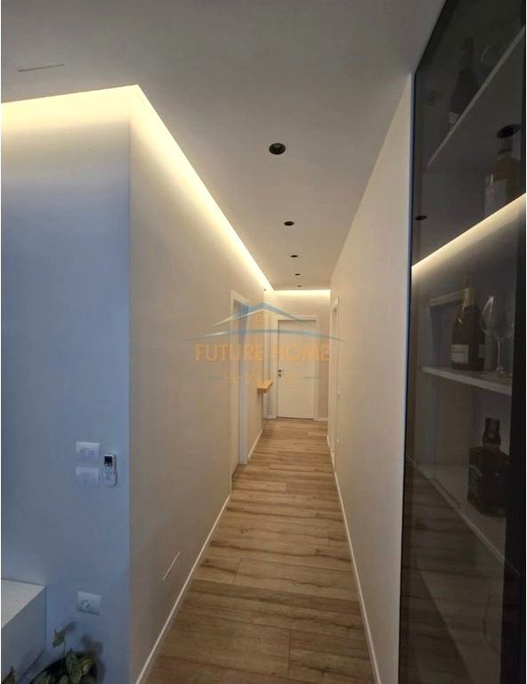 In vendita, Appartamento 2+1+2, Porcellana, Tirana.