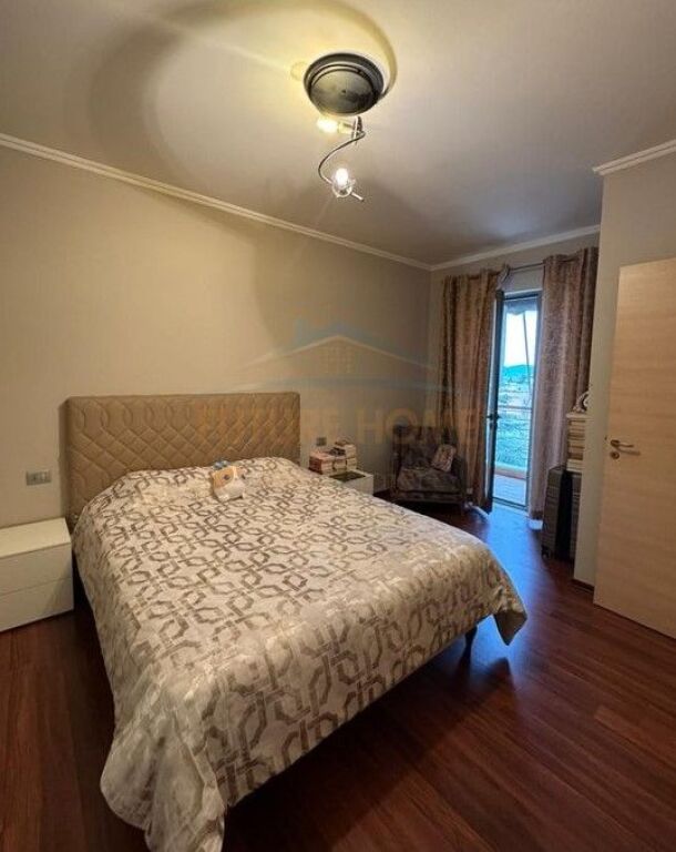 Shitet,Apartament 2+1+2, Kompleksi Tower Bridge,Rruga e Dibres.