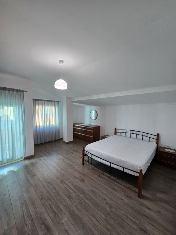 Qera | Dupleks 2 + 1 | Rruga e Durrësit | 600 €/muaj