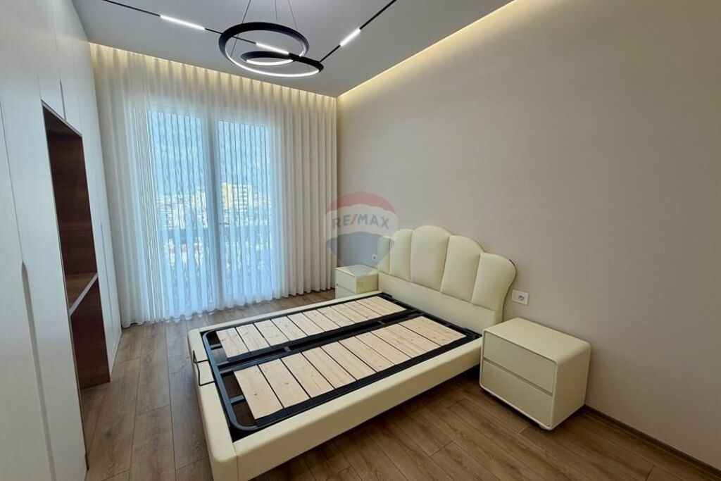 * 2+1+2 PER SHITJE-BULEVARDI BLU KAMEZ*