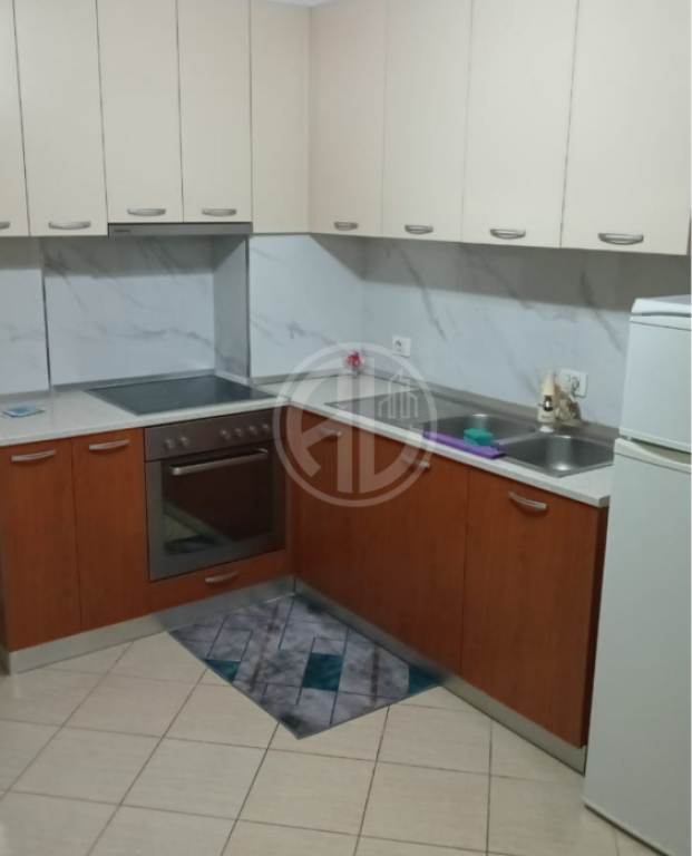 Apartament 1+1 me qira prane Deget se Policise
