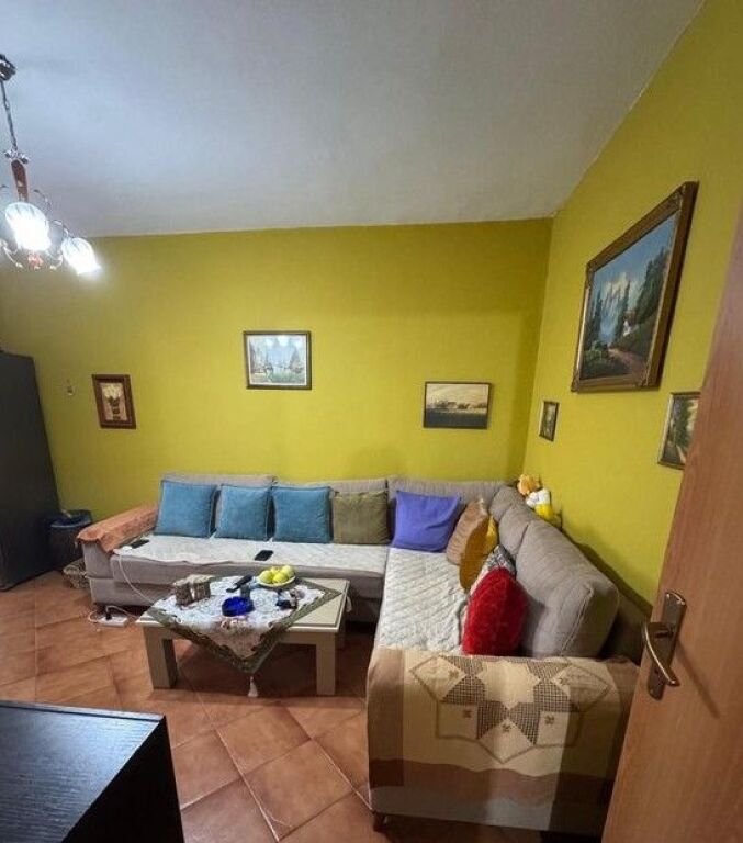 SHITET APARTAMENT 2+1 TE MEDRESEJA