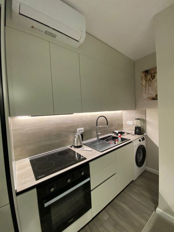 Laprake , Garsoniere me qera