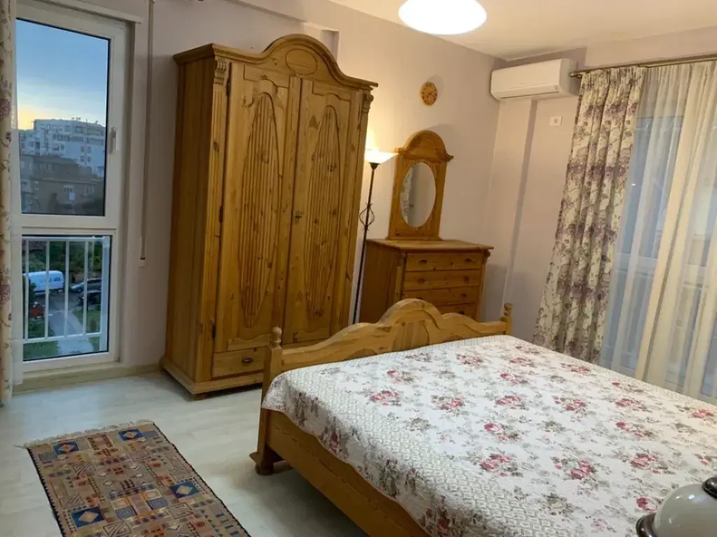 Rent | Apartament 3 + 1 | Rruga Jordan Misja | 850 €/month