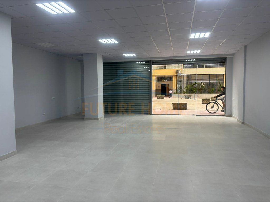 NEGOZIO IN AFFITTO, ASTIR