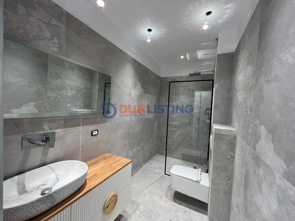 LOCALE UFFICIO IN AFFITTO NEL CENTRO DI TIRANA