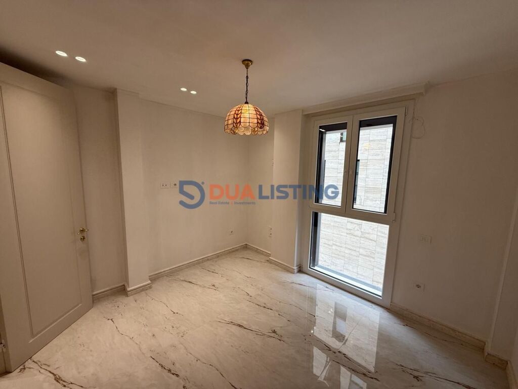 Ambiente di lusso per uffici in affitto presso il Lago Secco.