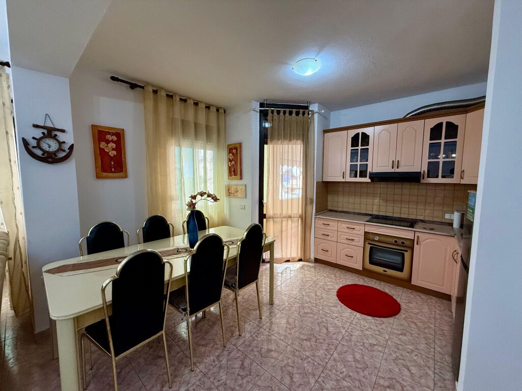 AFFITTO Appartamento 2+1+2 Con Balcone 📍 Ish Blloku, Tirana ✨