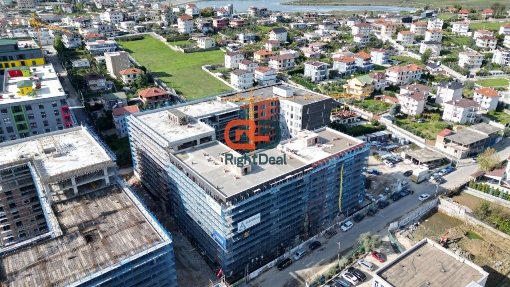 Okazion Kleringu!!! Tek "Ringside Residences", Shitet Apartament 2+1+2 Me Planimetri Perfekte!!!