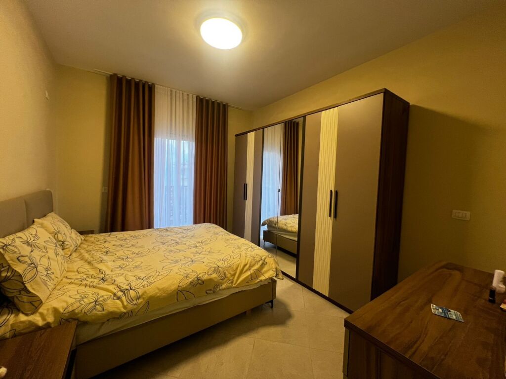 🏡 Super Apartament 2+1 me Qira Afatgjatë – Market Sapori, Vlorë