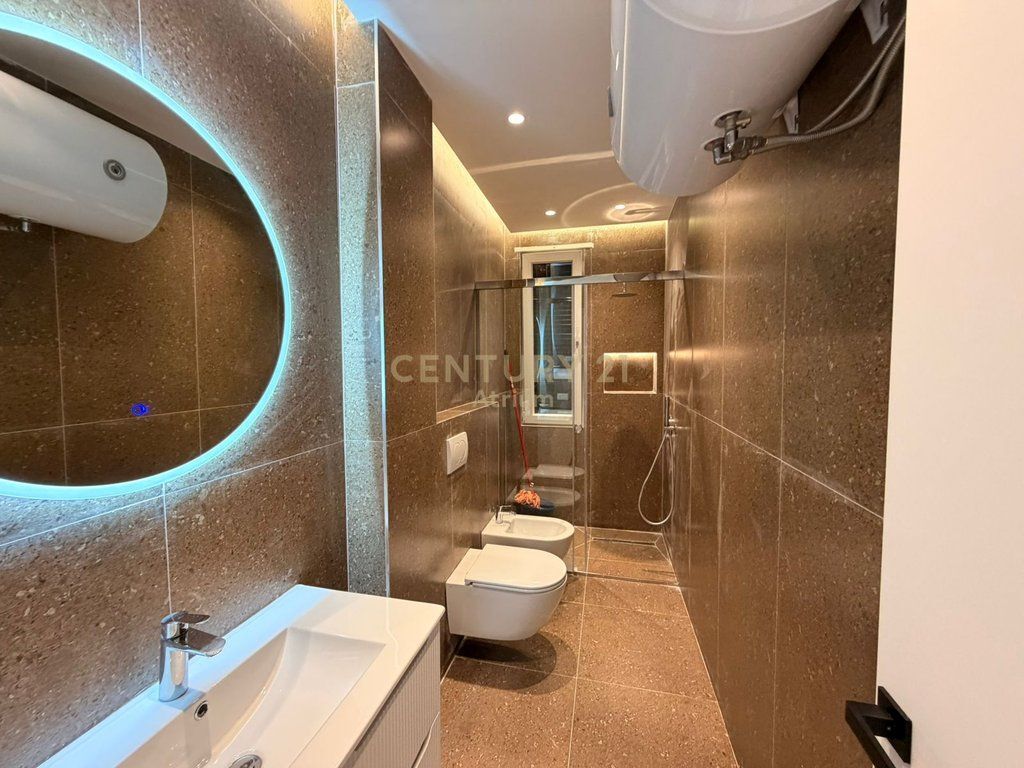 VENDESI APPARTAMENTO 2+1+ POSTO AUTO VICINO AL NUOVO MATERNITÀ!