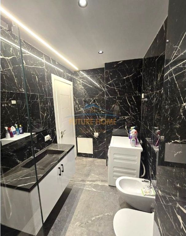 In vendita, Appartamento 2+1+2, Porcellana, Tirana.