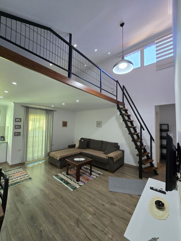 Qera | Dupleks 2 + 1 | Rruga e Durrësit | 600 €/muaj