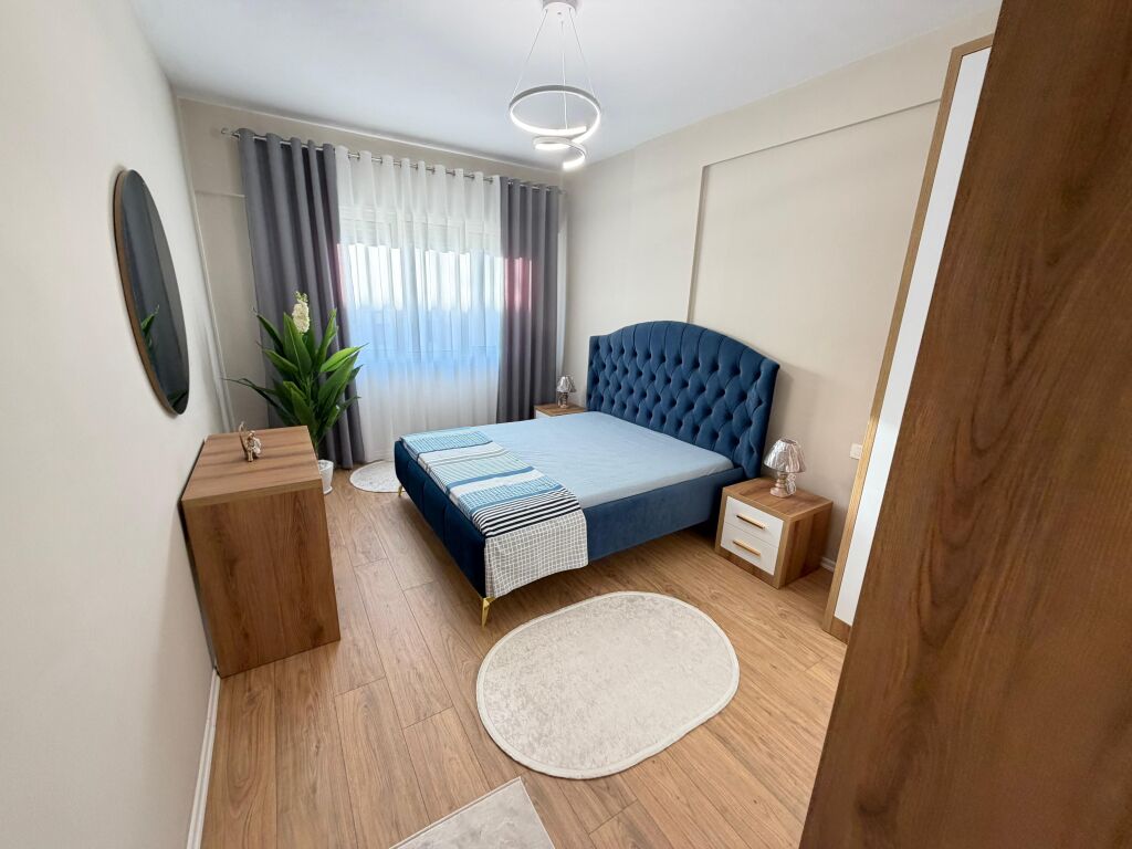 🏡 Rent apartment 2+1+2 📍 Kristal Center, Paris Commune  🏢 4th floor, with elevator 📐 100 m² | ☀️ Southeast  🆕 Never lived in before  💶 80,000 lek/month  