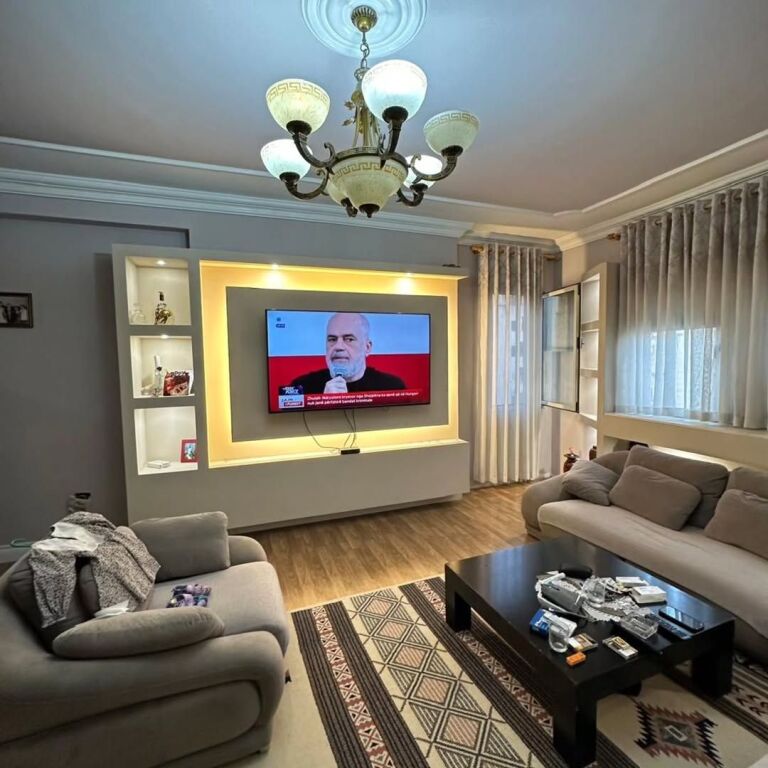 Shitet..!! 📍 Astir (Pranë Bar Universi)  Apartament 3+1+2