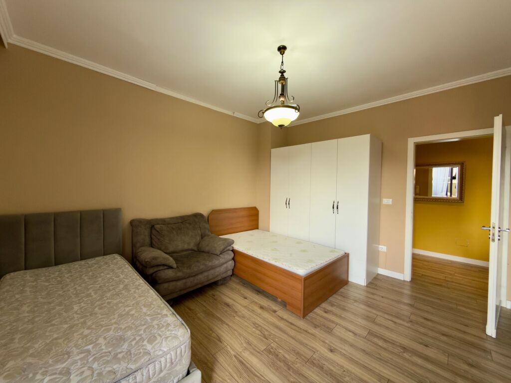 Shitet, Apartament 3+1+2 Tualete, ”Liqeni Artificial”, Tiranë.