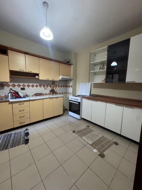 Piazza Skenderbej Super Opportunità Appartamento 2+1+2 In Vendita