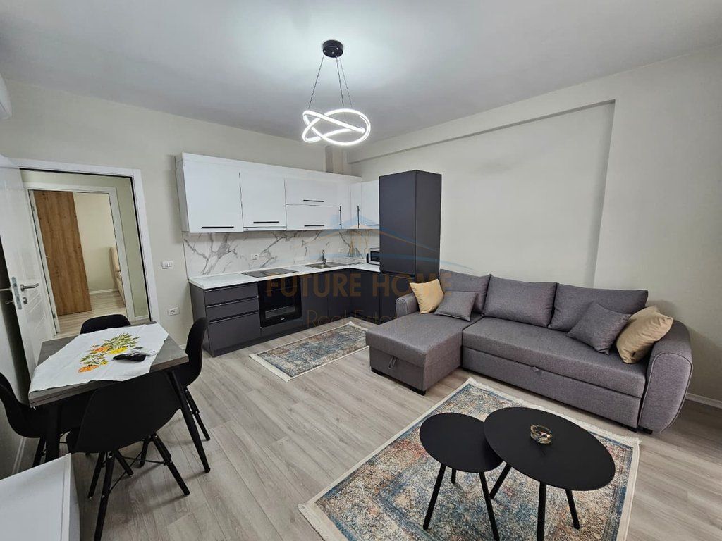 Qera, Apartament 2+1+2, Rruga e Durresit , Colosseo , Tiranë.