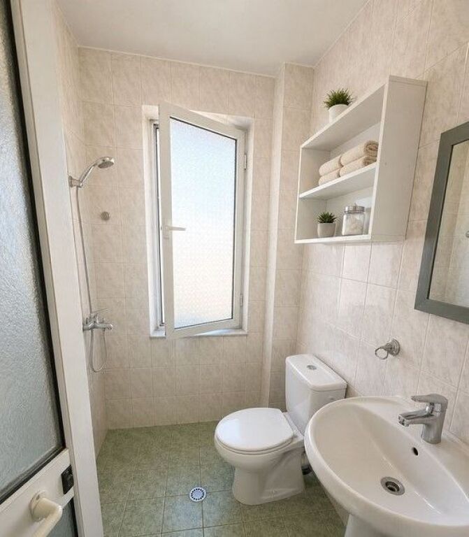 SHITET APARTAMENT 2+1 TE MEDRESEJA