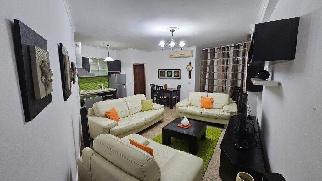 Apartament 2+1+2 ballokone, rruag e Barrikadave