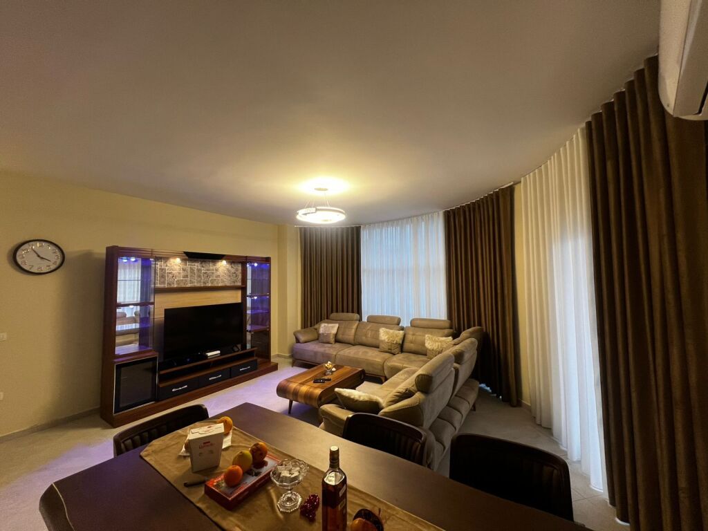 🏡 Super Apartament 2+1 me Qira Afatgjatë – Market Sapori, Vlorë