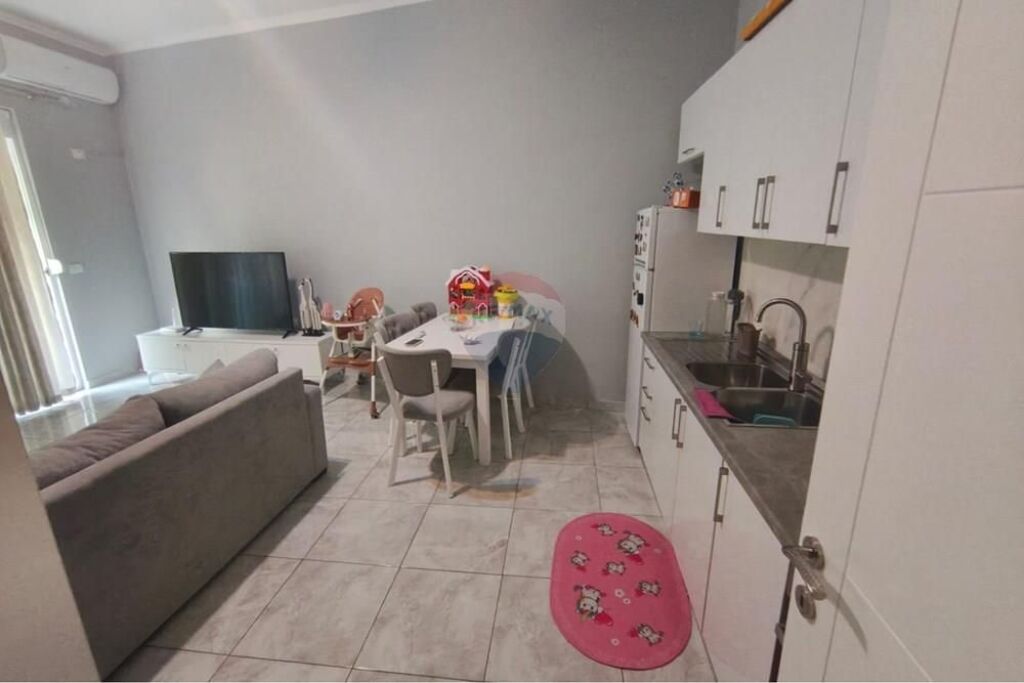 Shitet Apartament 2+1 në Fresk