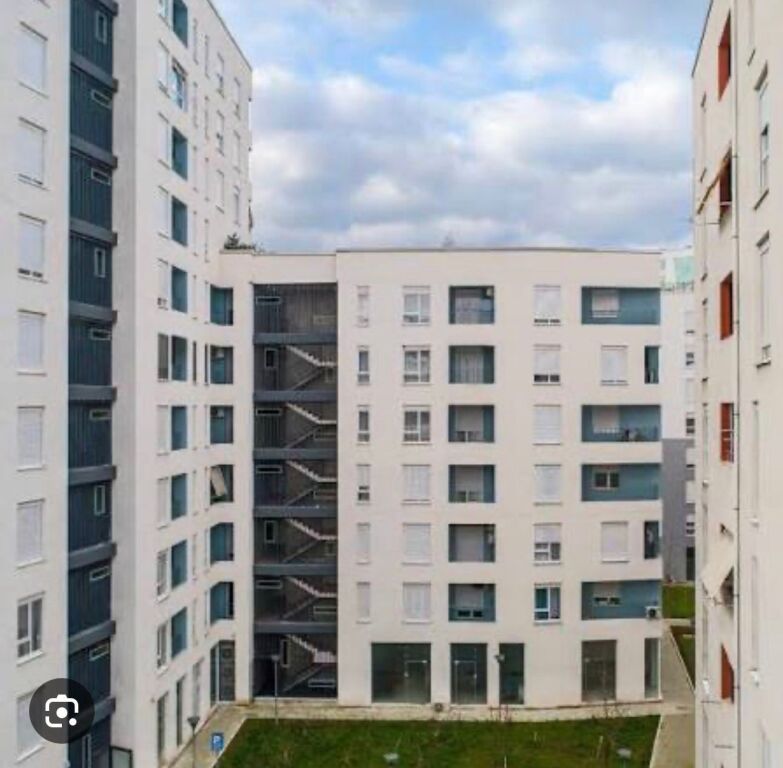 Apartament 2+1 per qira tek Komplksi Kontakt